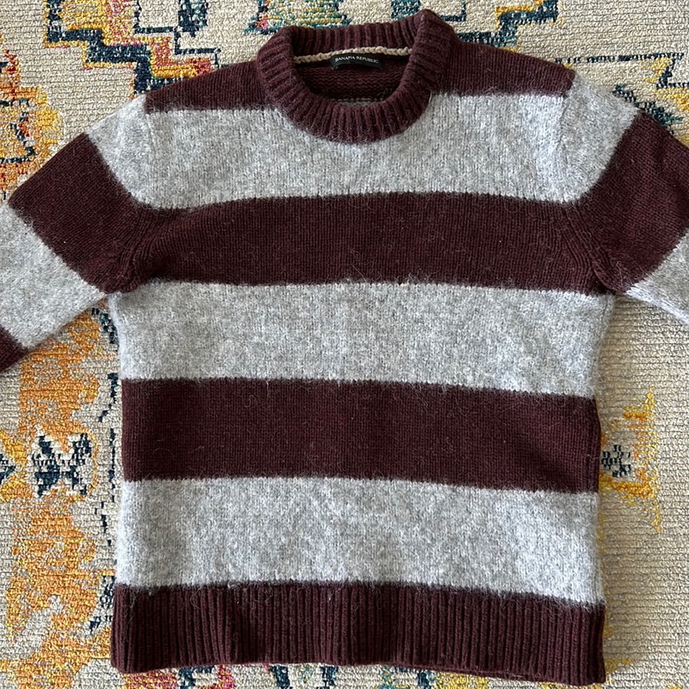 Men’s Banana Republic sweater